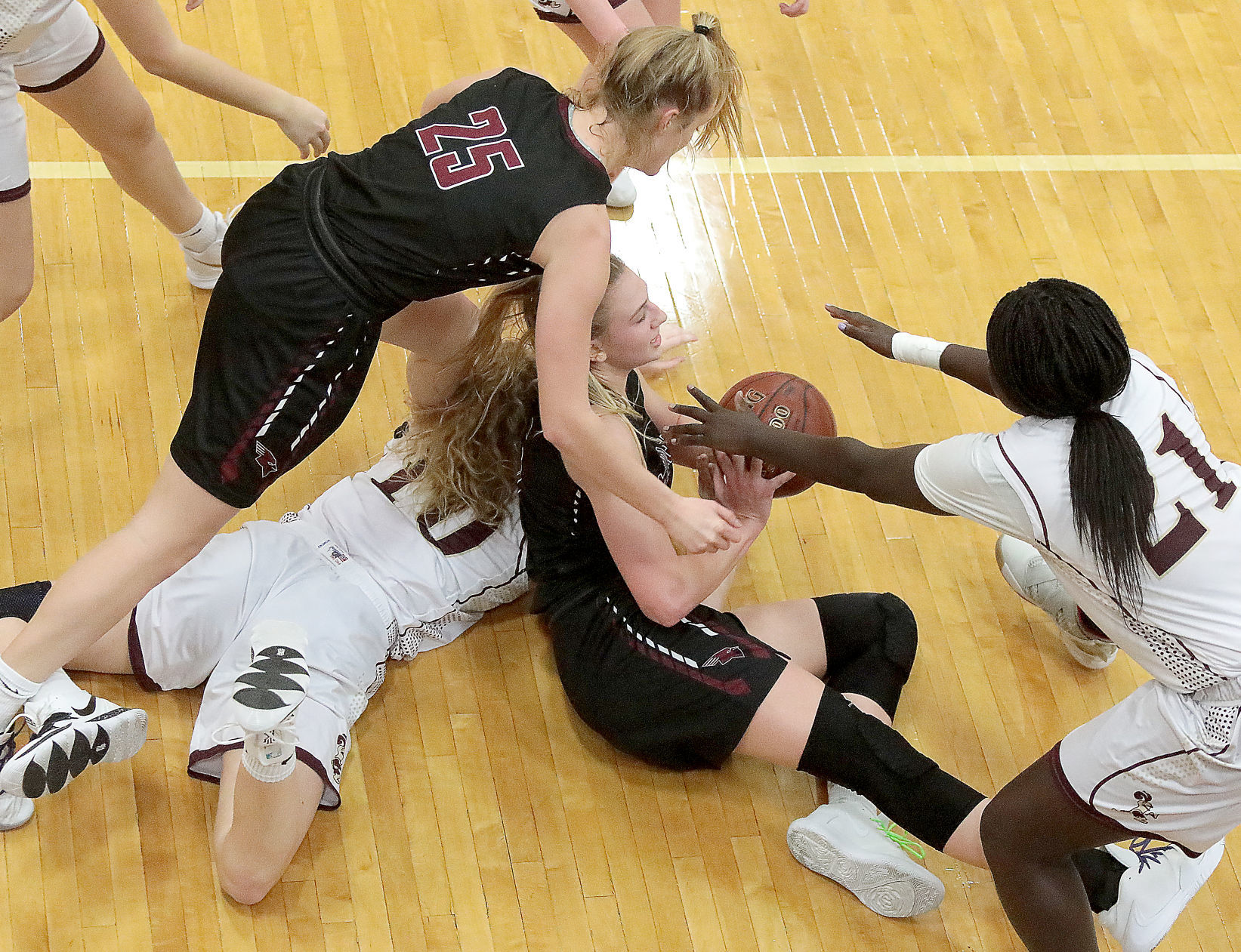 Middleton 59, Edgewood 53